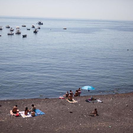 Un Tuffo Nella Baia Di Capomulini Bed & Breakfast Acireale Exterior foto