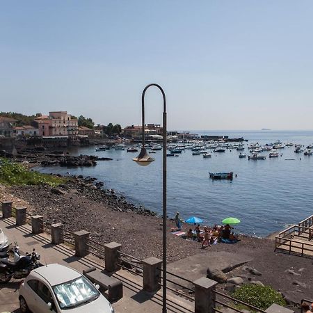 Un Tuffo Nella Baia Di Capomulini Bed & Breakfast Acireale Exterior foto