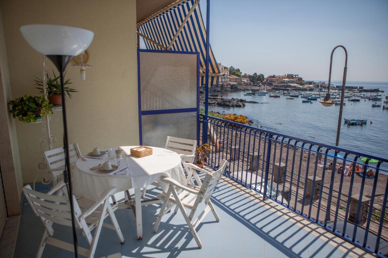 Un Tuffo Nella Baia Di Capomulini Bed & Breakfast Acireale Exterior foto