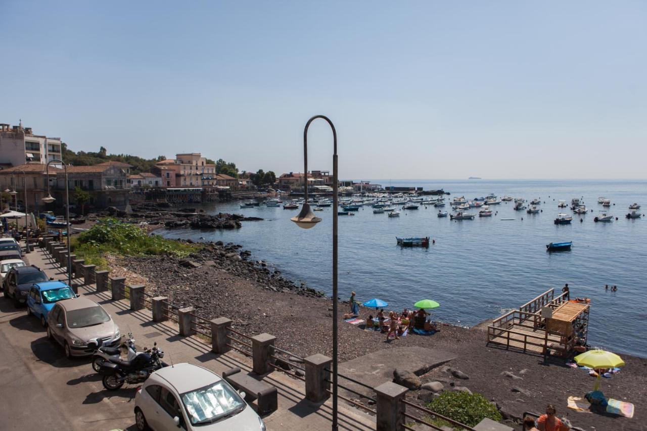 Un Tuffo Nella Baia Di Capomulini Bed & Breakfast Acireale Exterior foto
