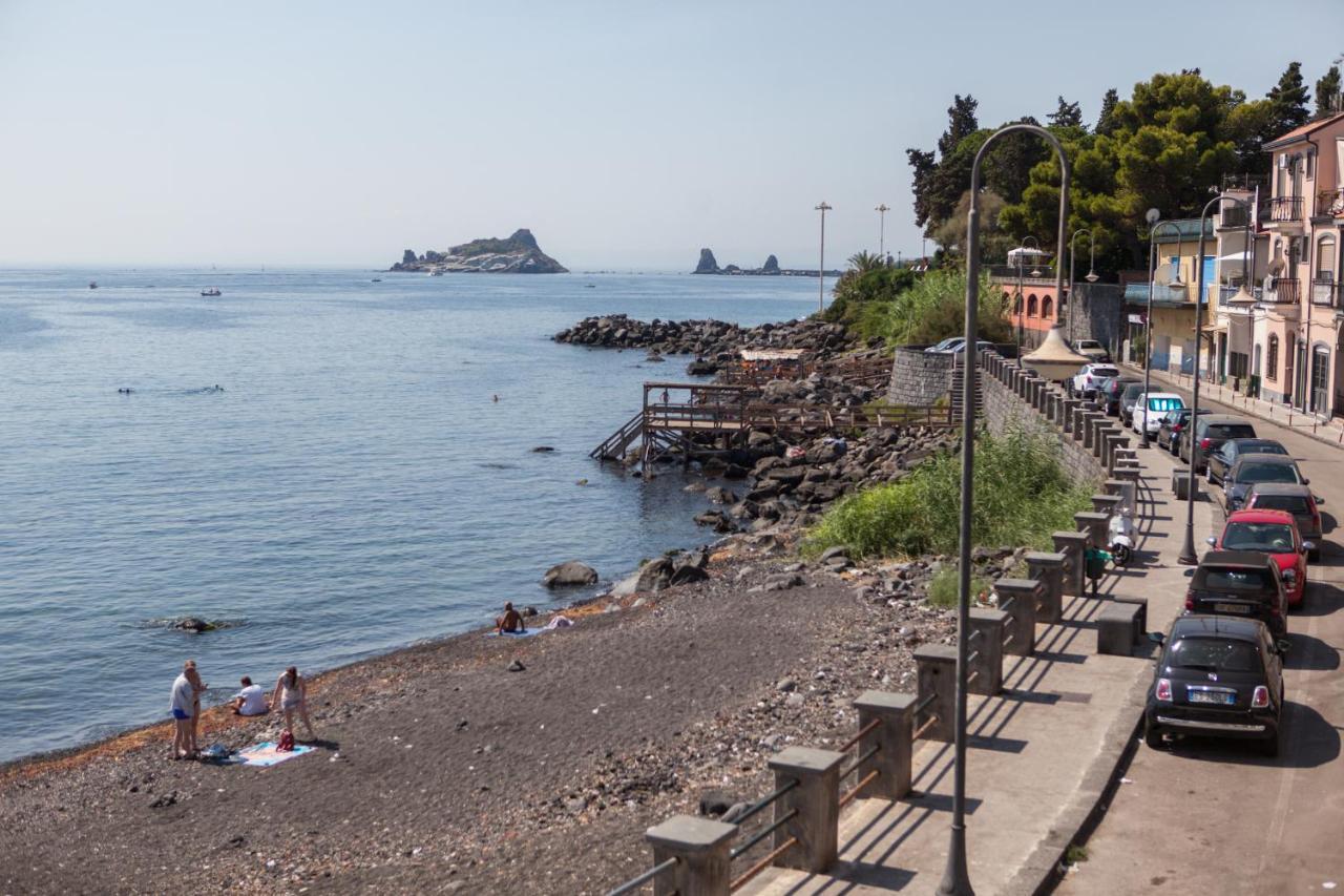 Un Tuffo Nella Baia Di Capomulini Bed & Breakfast Acireale Exterior foto