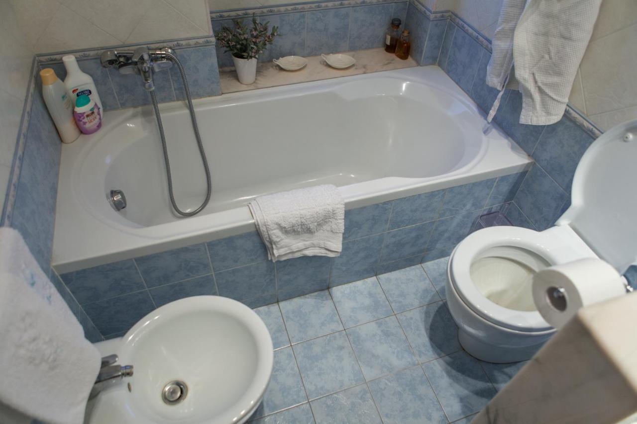 Un Tuffo Nella Baia Di Capomulini Bed & Breakfast Acireale Exterior foto