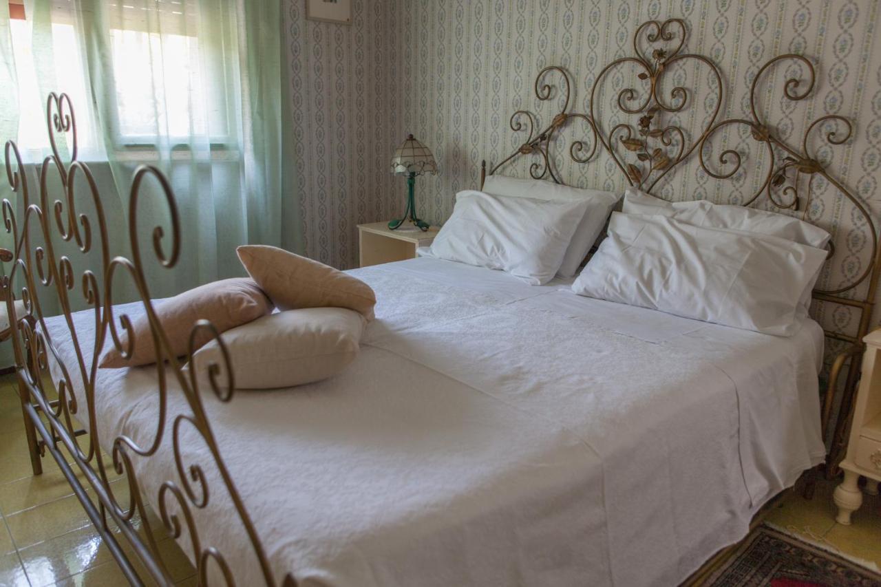 Un Tuffo Nella Baia Di Capomulini Bed & Breakfast Acireale Exterior foto